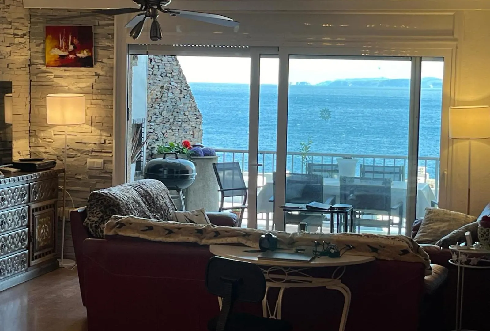 Veuras El Mar - Apartamento Sobre El Mar Dallas Roses Spain